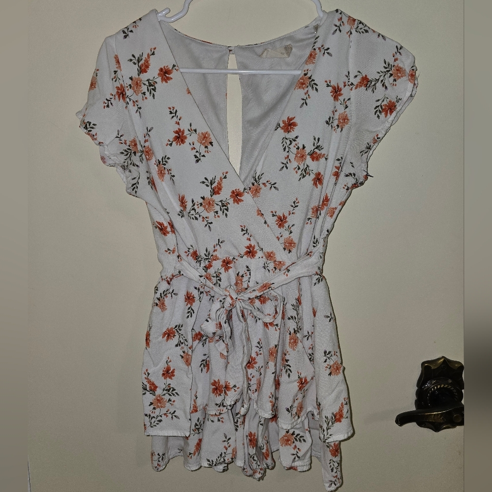 Altar'd State Floral Romper Size: Small
